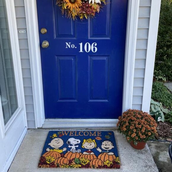 NWT Peanuts Gang Fall Autumn Welcome 18x30 Outdoor Mat Rug - Picture 1 of 3